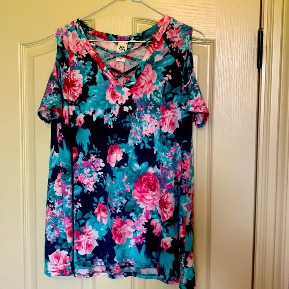 Flower print cold shoulder top